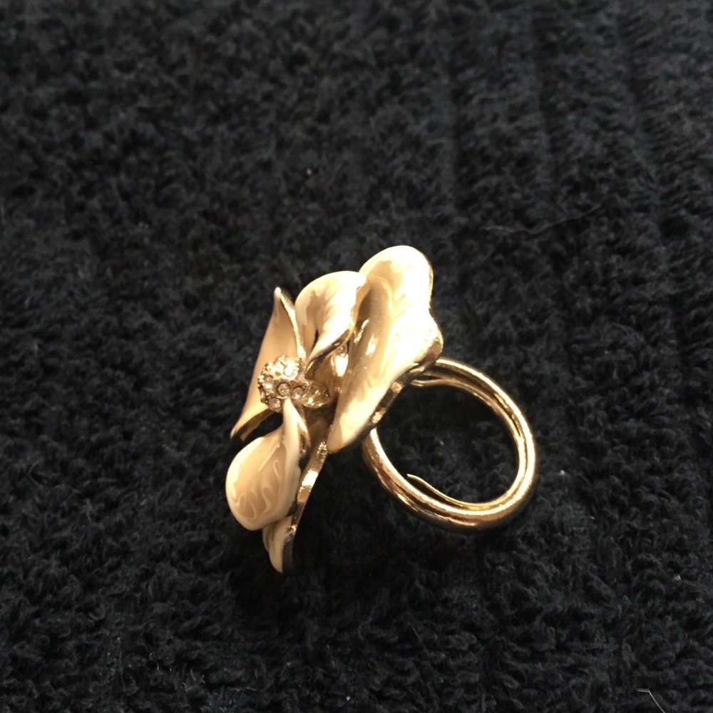 Ceramic flower ring - Picture 5 of 5